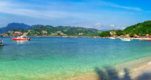 Conoce las mejores playas de Ixtapa en tu paso por Zihuatanejo Playa de Ixtapa vista desde arriba