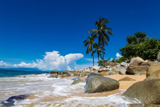 Playas de Todos Santos: Descubre la magia costera de Baja California Sur